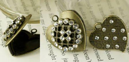 Prima Tiny Treasure Metal Charms XO HEART