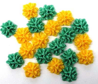 Cabochons - Flower Cluster Yellow/Green (Pack of 20)